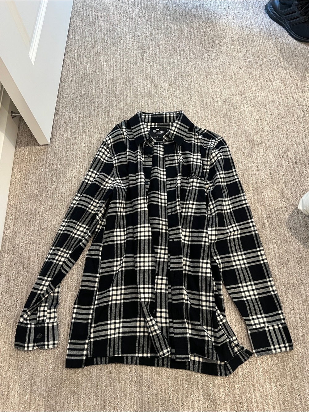 Hollister Black and White Plaid Flannel Shirt